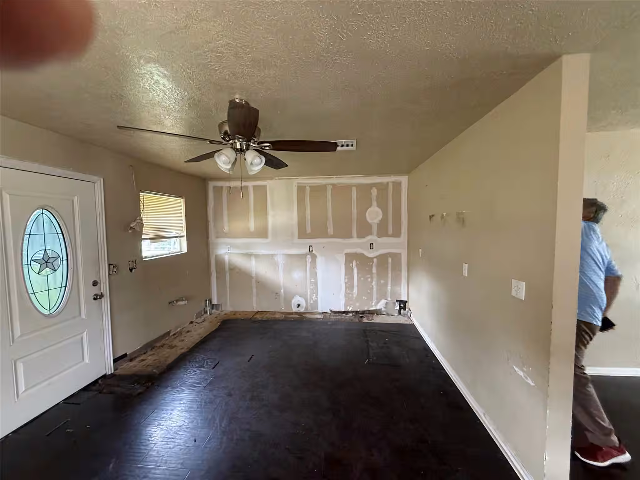 Photo 4 of 3318 Mooney Road, Houston, TX