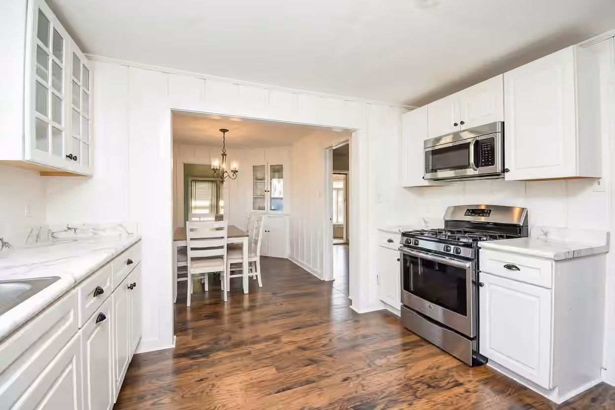 Photo 7 of 314 E Bayshore Drive, Palacios, TX