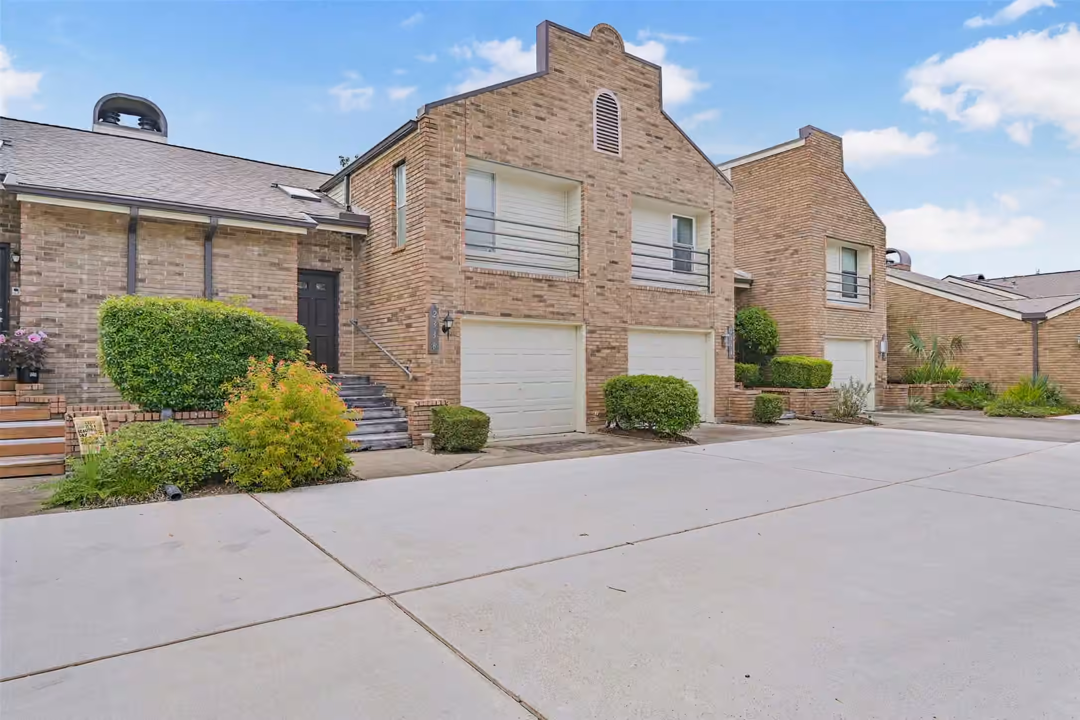 Photo 2 of 2336 Fairwind Road, Houston, TX