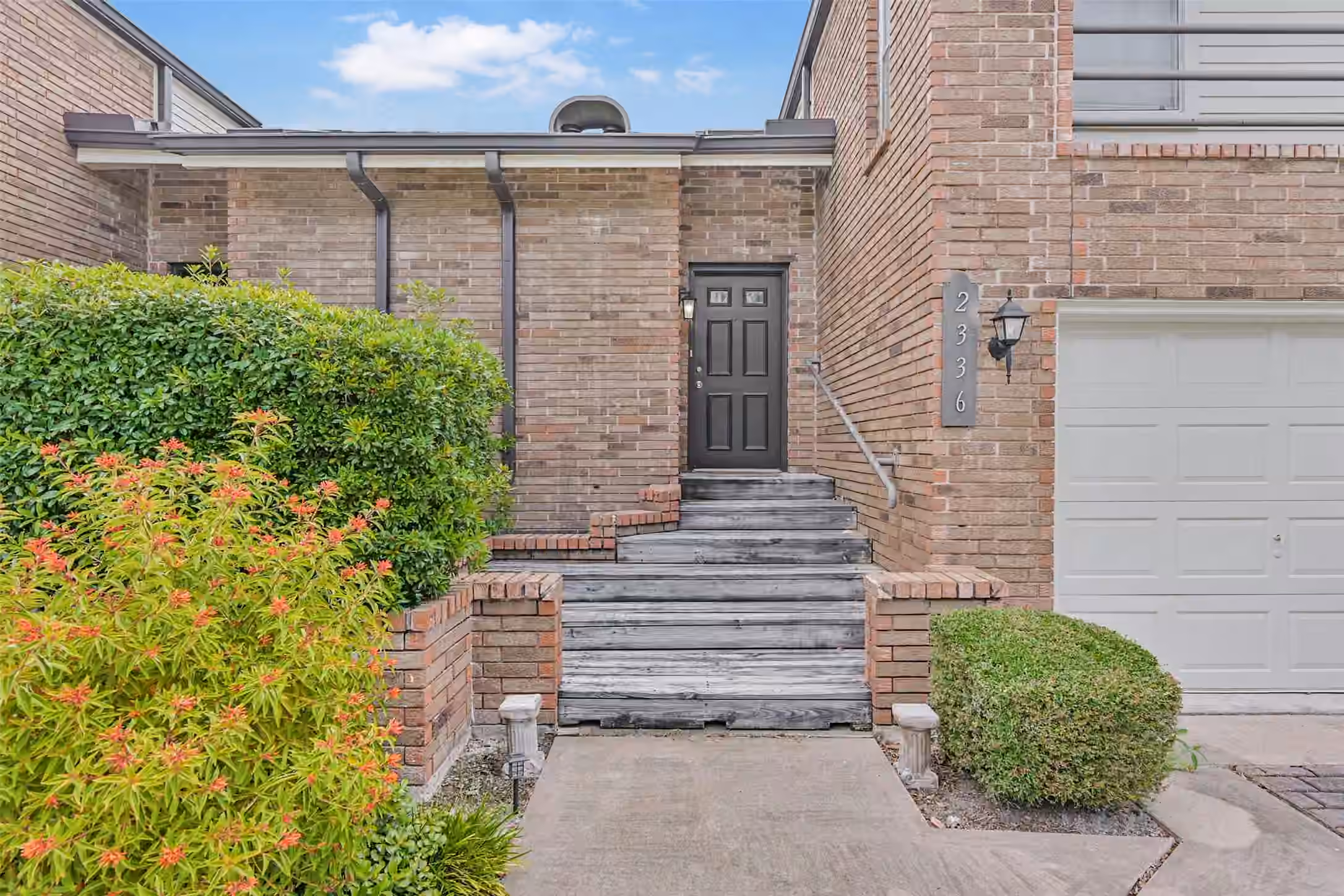 Photo 3 of 2336 Fairwind Road, Houston, TX