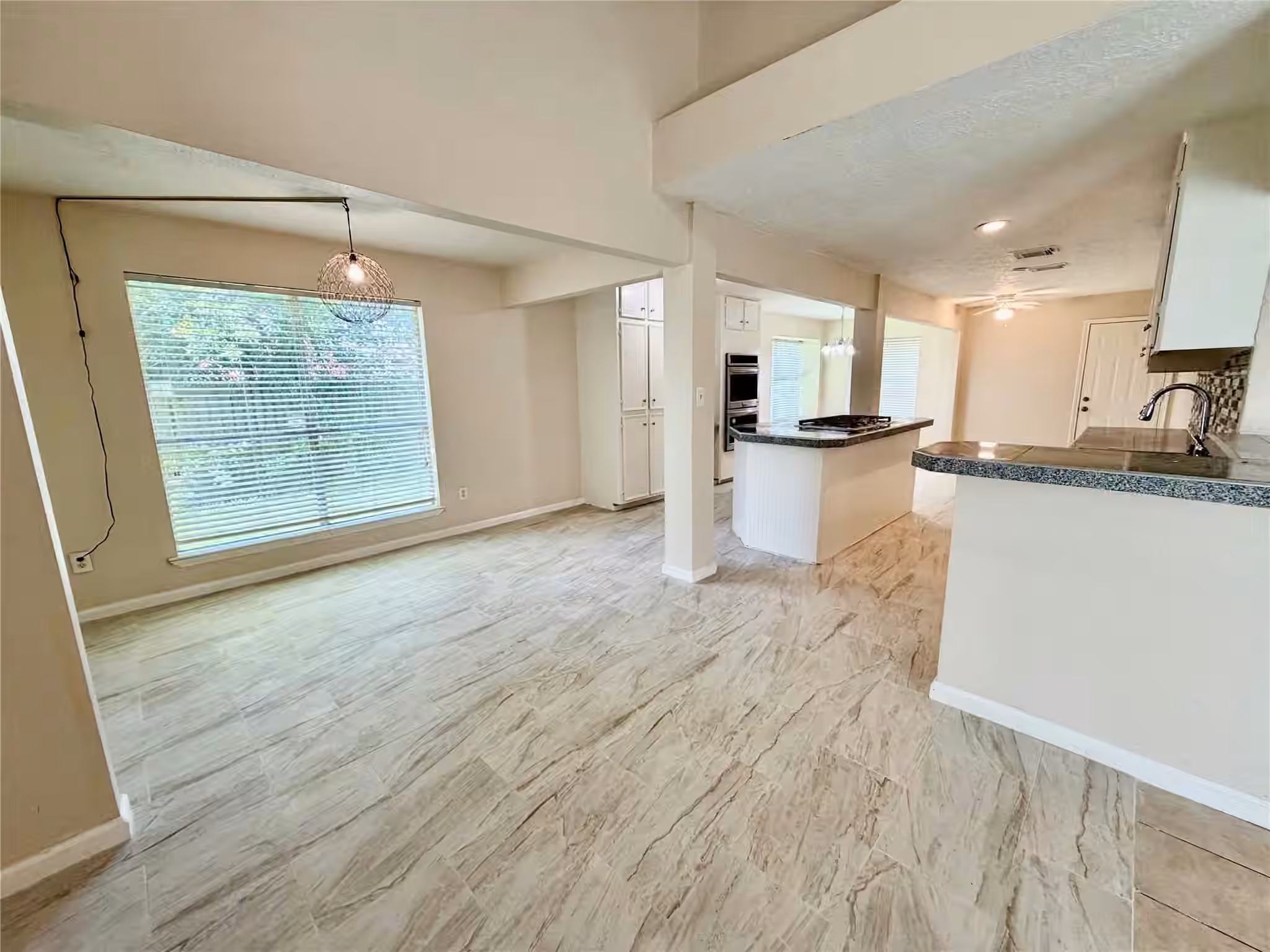 Photo 4 of 16310 Calistoga Court, Houston, TX