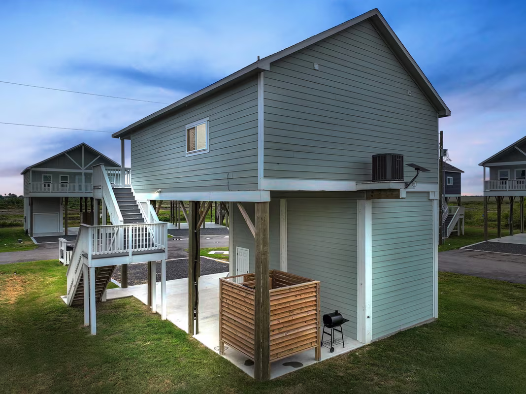 Photo 7 of 1048 Sunset Circle W, Crystal Beach, TX