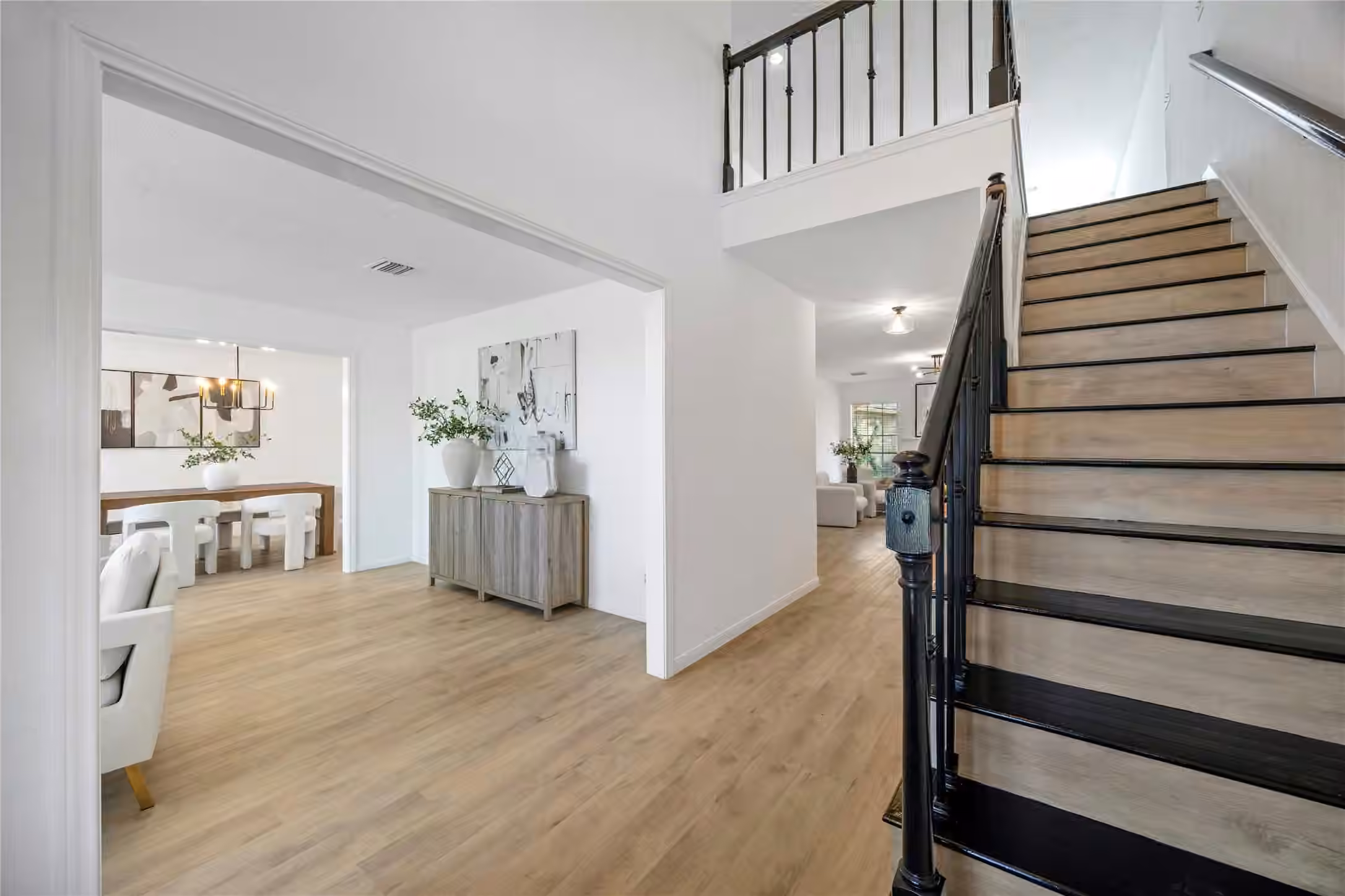 Photo 2 of 10310 Minturn Ln, Houston, TX