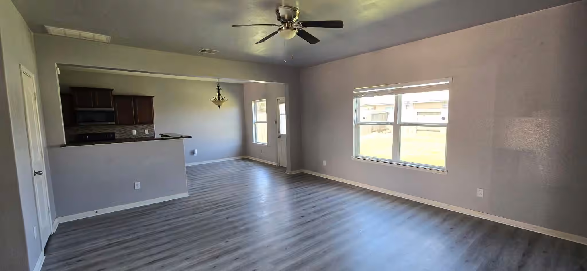 Photo 3 of 2318 Oyster Bay Avenue, La Marque, TX