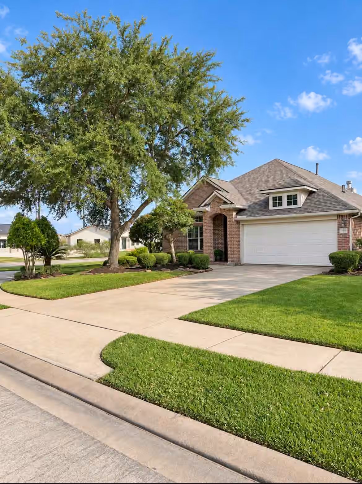 Photo 2 of 1801 High Falls Lane, Pearland, TX