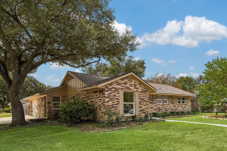 Photo of 4802 Elm Street, Pearland, TX 77581