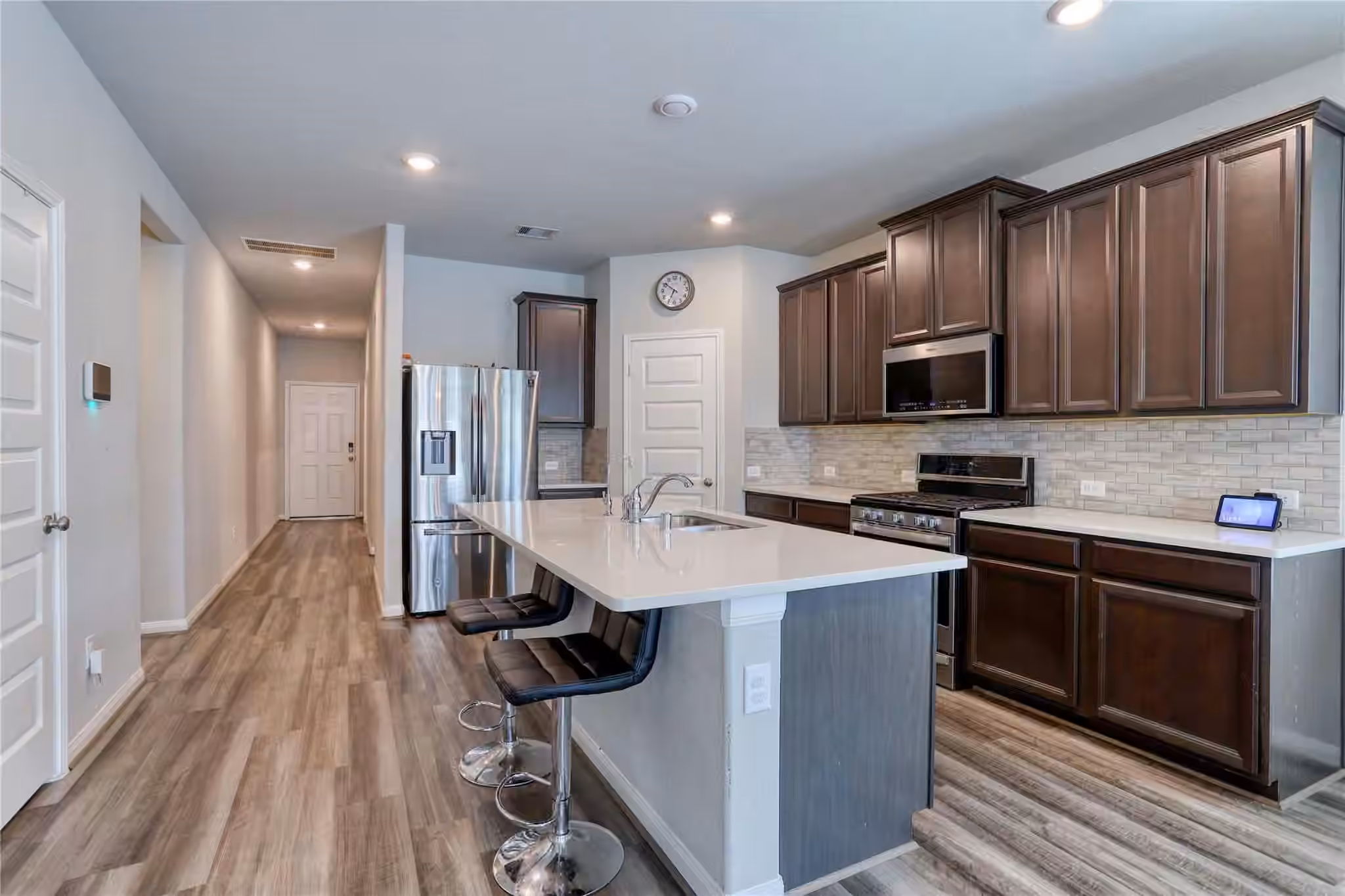 Photo 3 of 830 Modesto Drive, Rosharon, TX