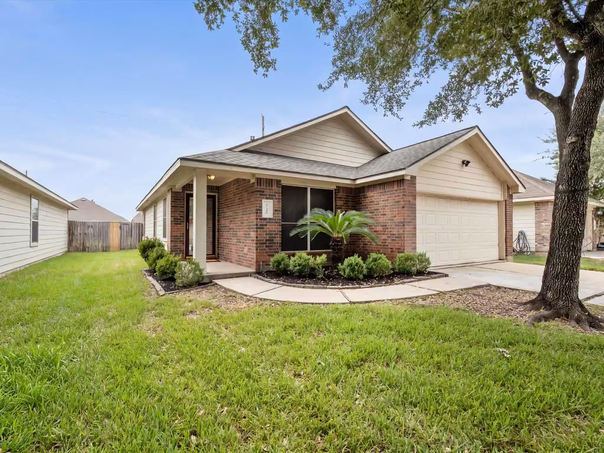 Photo 2 of 21639 Falvel Lake Drive, Spring, TX