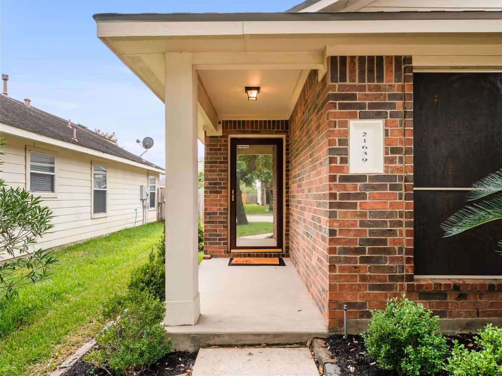 Photo 4 of 21639 Falvel Lake Drive, Spring, TX
