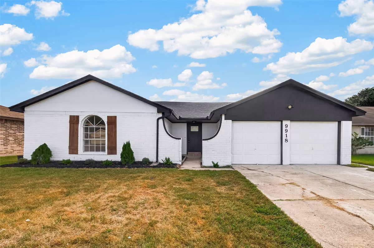 Photo of 9918 Willmont Road, La Porte, TX 77571