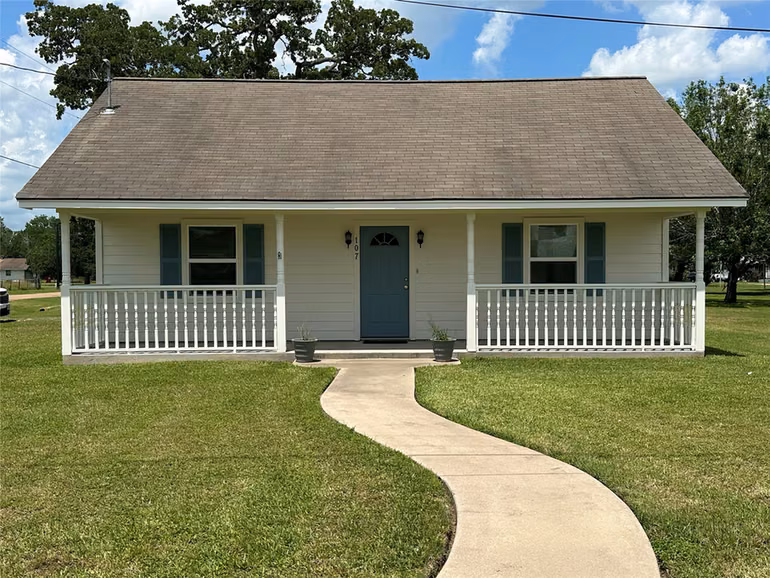 Photo of 107 W Colorado Sky Street, Ellinger, TX