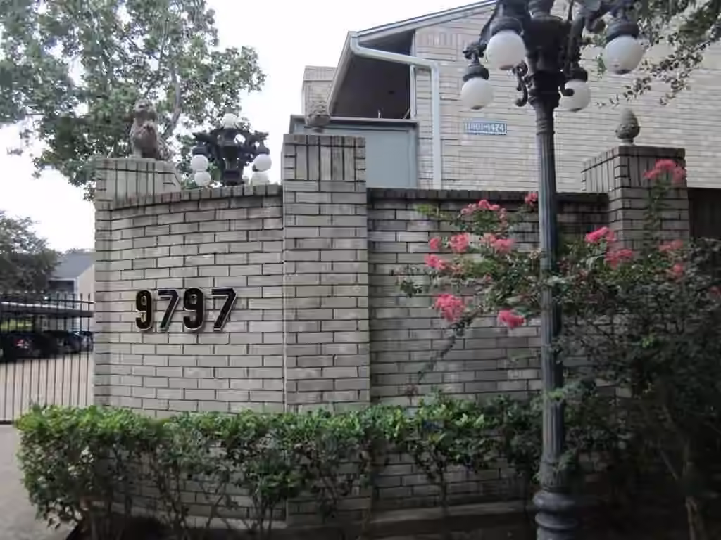 Photo of 9797 Leawood Boulevard 106, Houston, TX