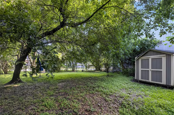 Photo 5 of 402 Harvard Street, Houston, TX