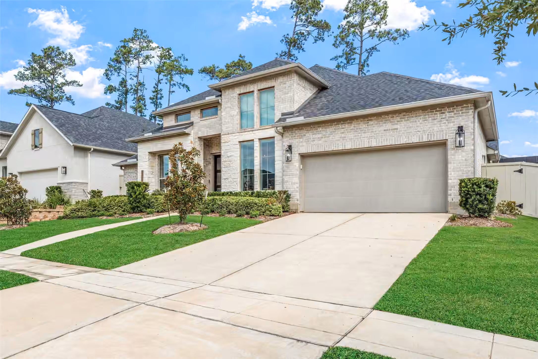 Photo 3 of 15634 Audubon Park Drive, Pinehurst, TX