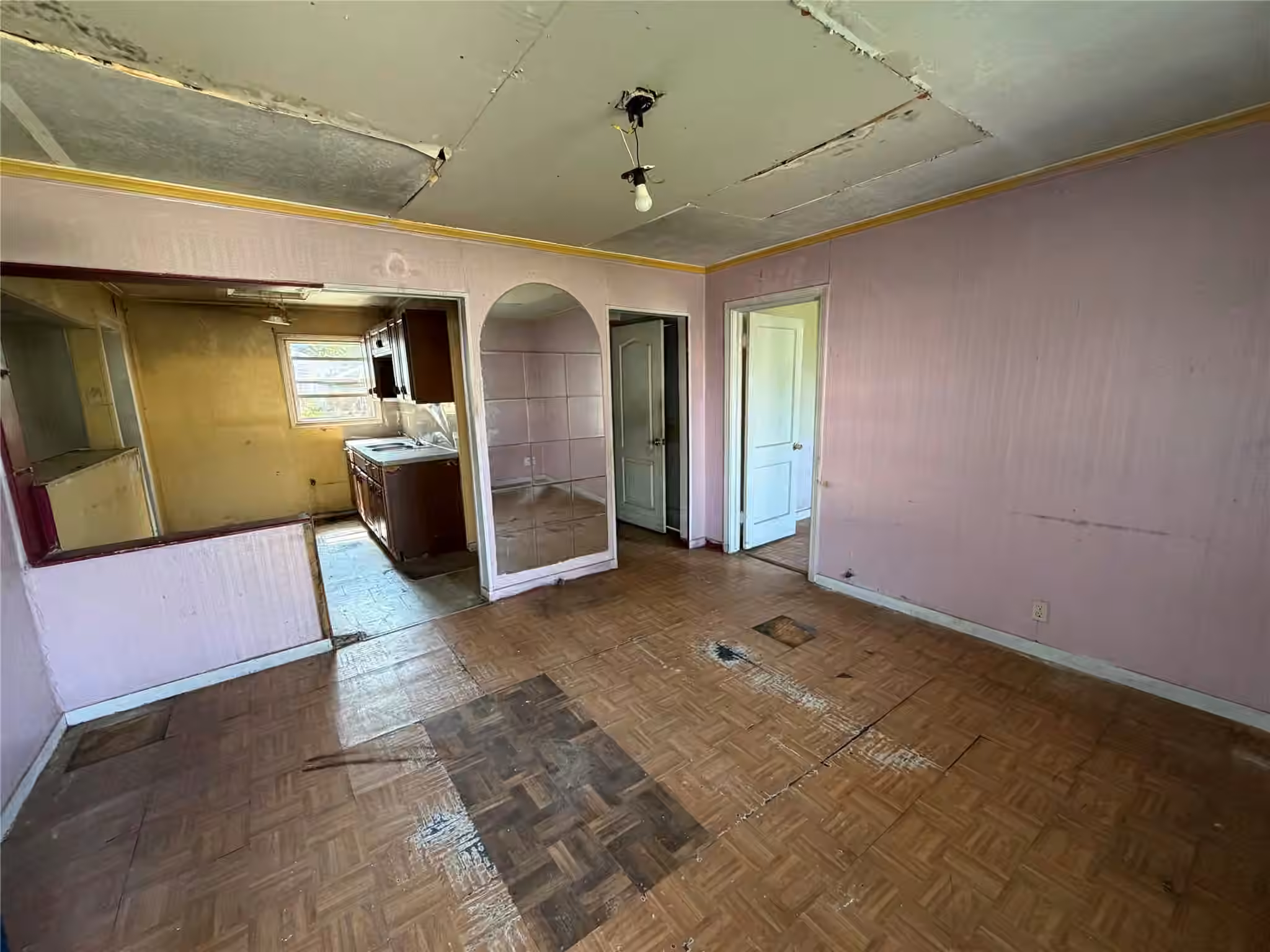 Photo 4 of 6803 Dionne Drive, Houston, TX