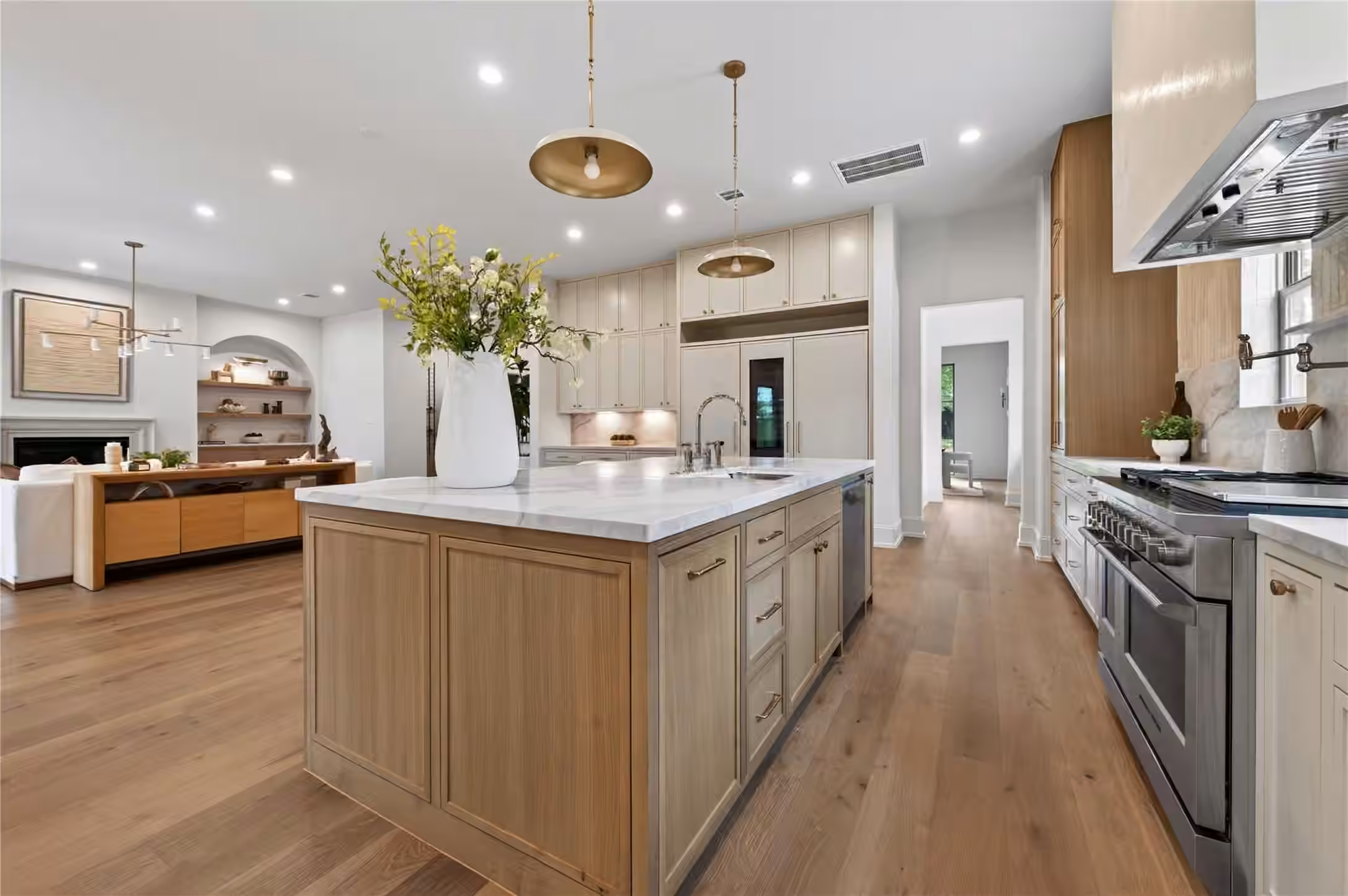 Photo 6 of 515 W 33rd Street, Houston, TX