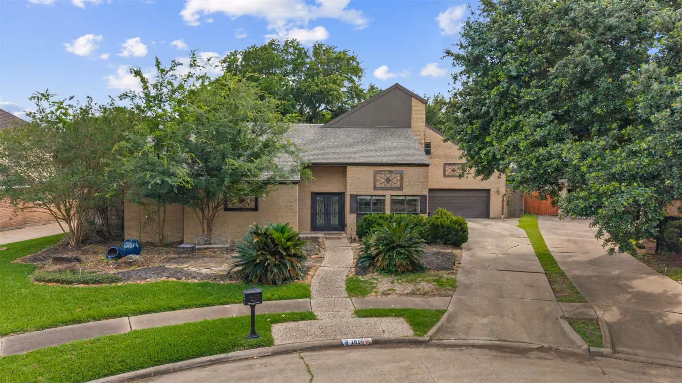 Photo 2 of 1616 Park Haven Drive, Houston, TX