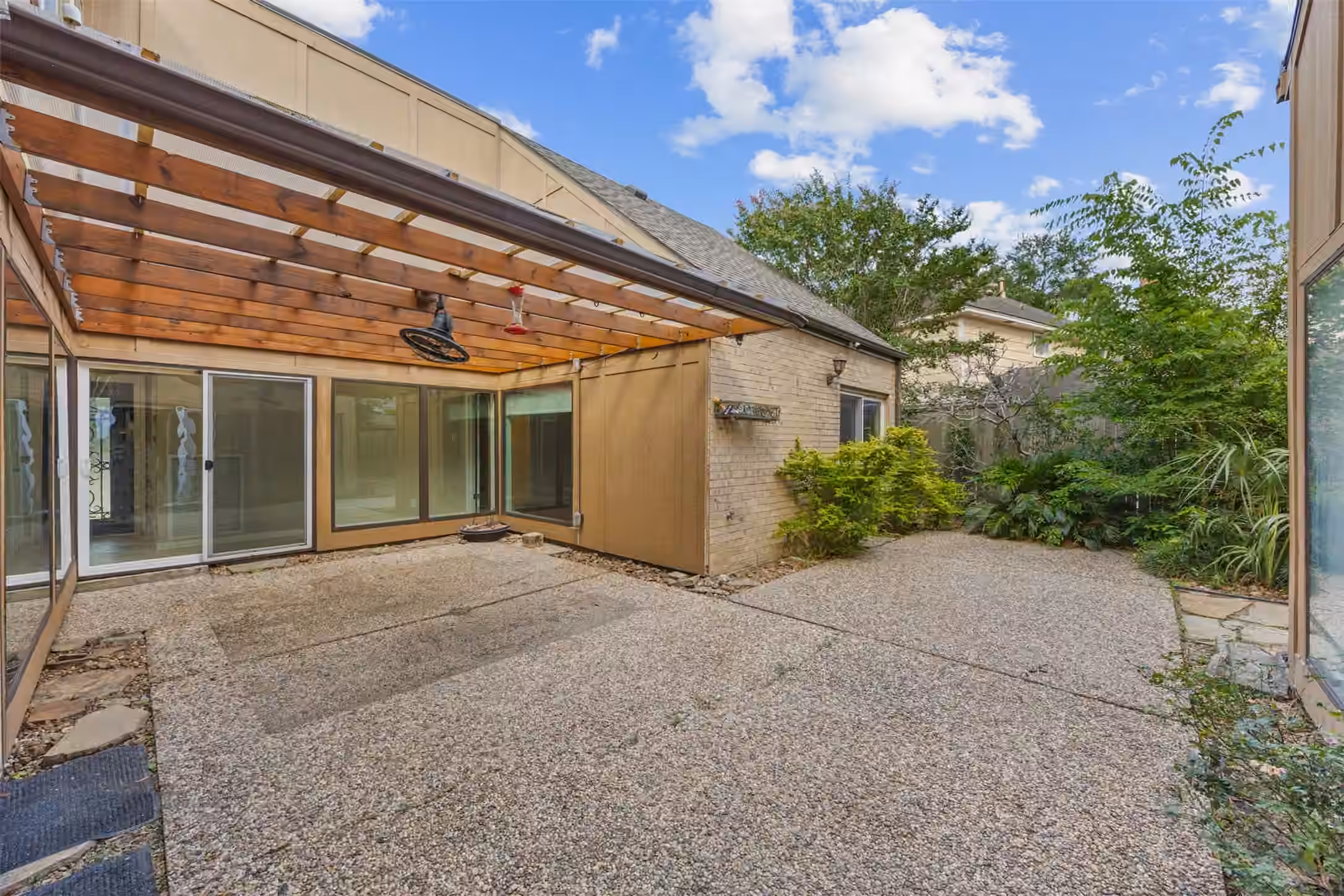 Photo 5 of 1616 Park Haven Drive, Houston, TX