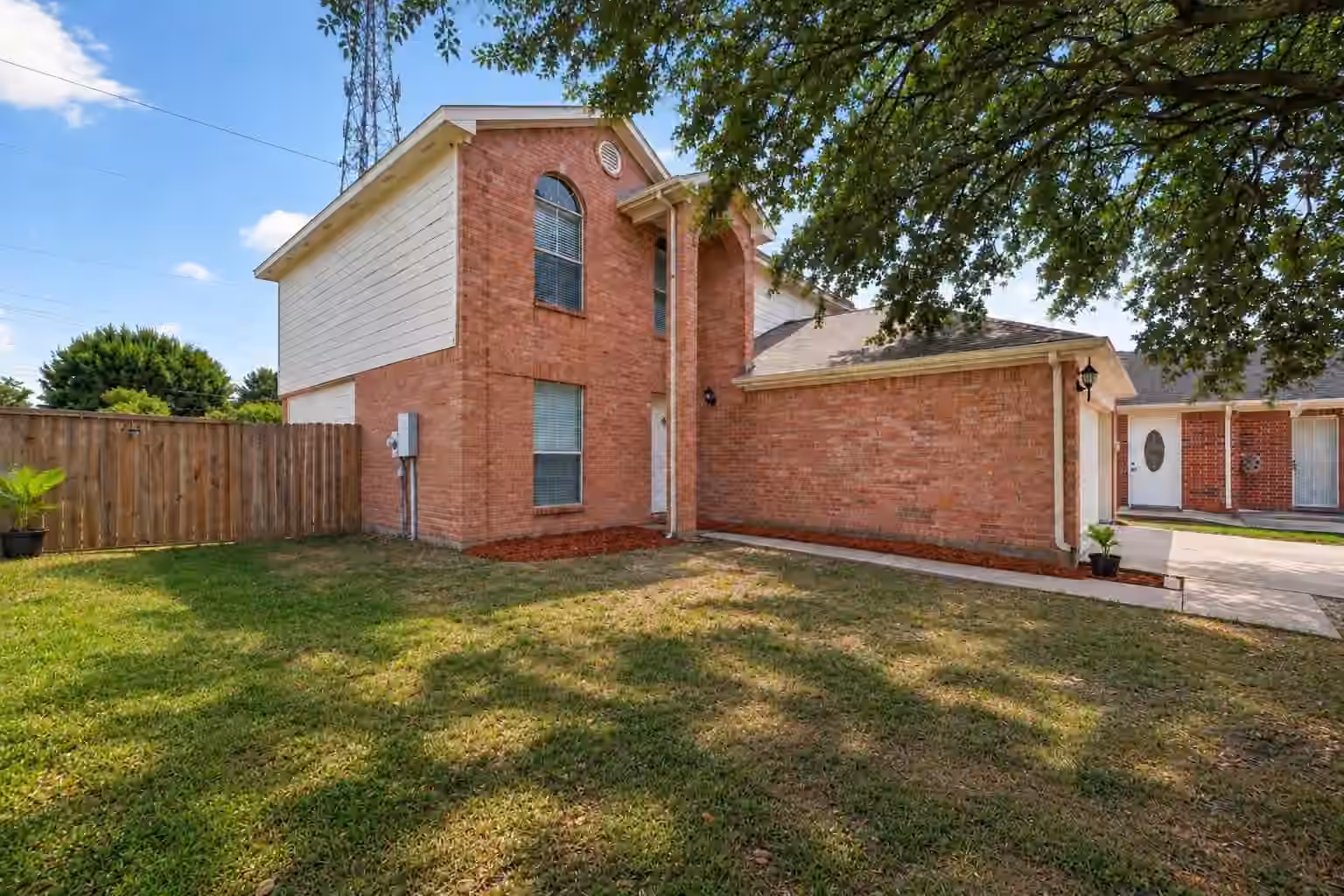 Photo 2 of 9707 Royal Crest Way, Houston, TX
