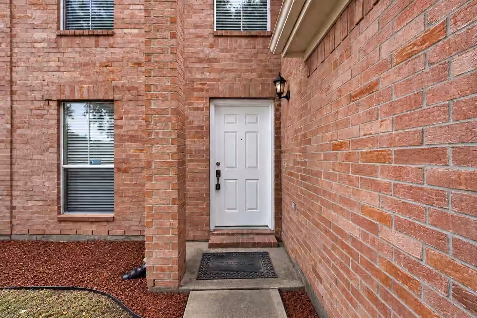 Photo 3 of 9707 Royal Crest Way, Houston, TX