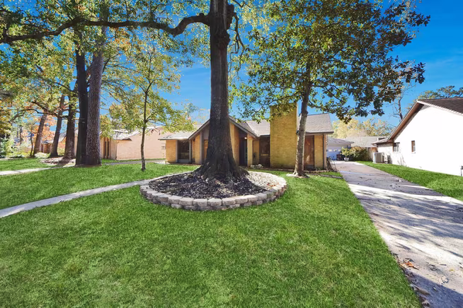Photo 3 of 4019 Cedar Forest Drive, Kingwood, TX