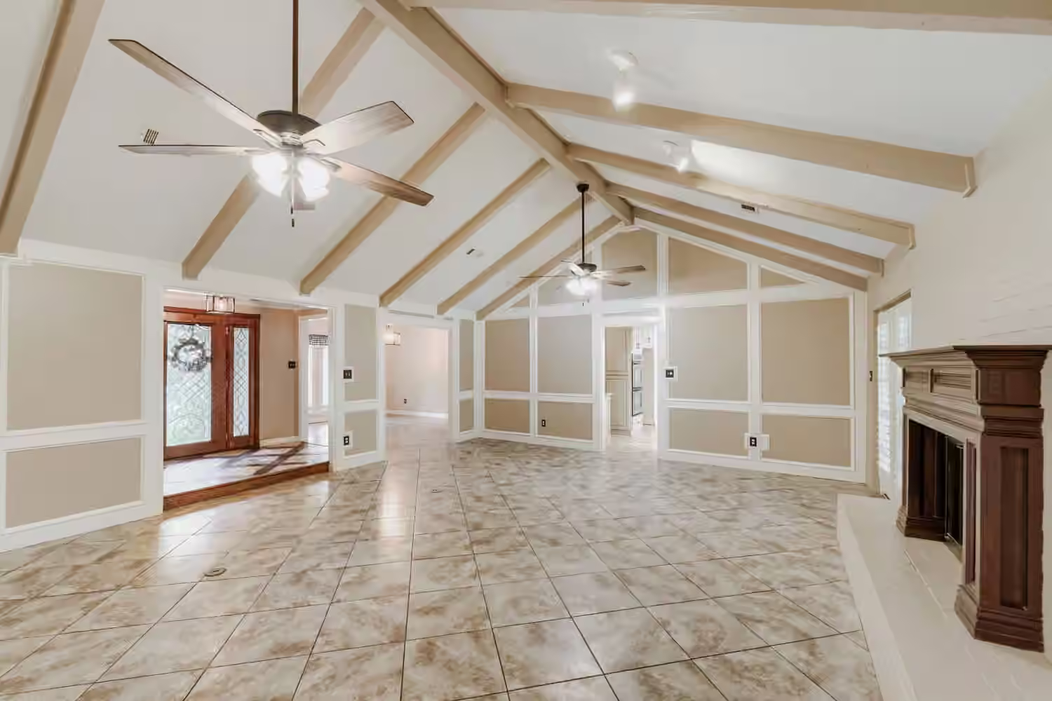 Photo 4 of 1650 White Oak Creek Drive, Conroe, TX