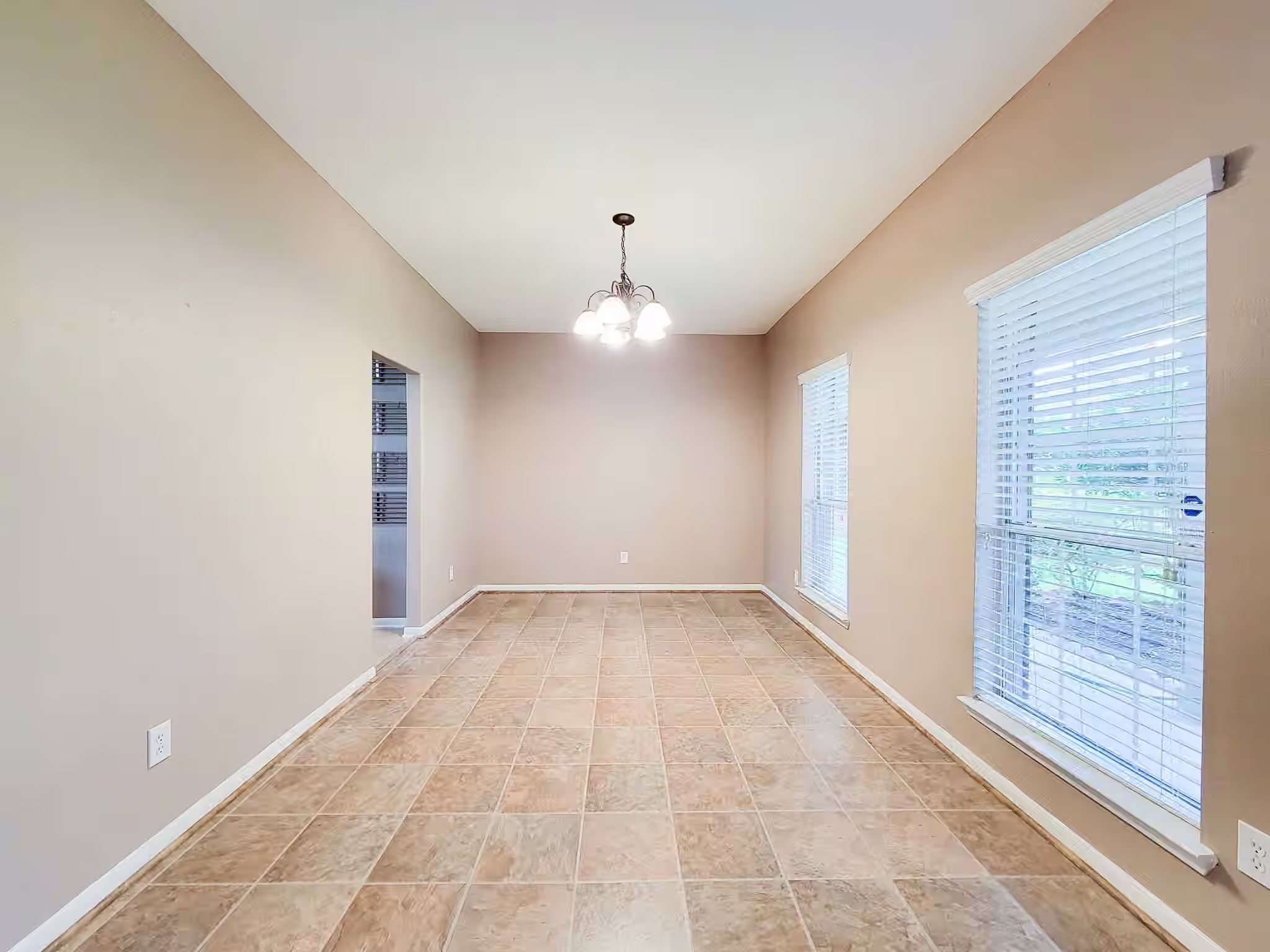 Photo 5 of 819 Arlington Lane, Rosenberg, TX