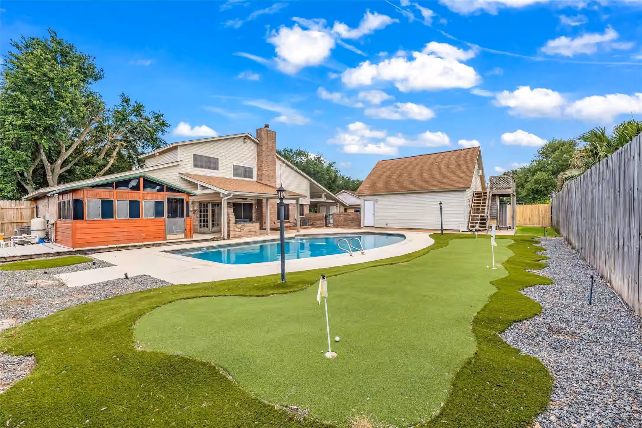 Photo 3 of 2202 Erin Glen Court, Deer Park, TX