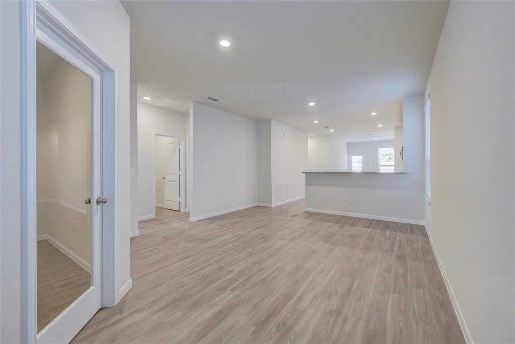 Photo 5 of 6407 Franklin View Lane, Houston, TX