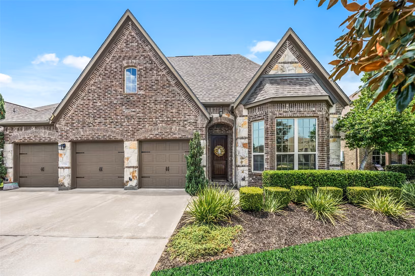 Photo 2 of 1324 Elkins Hollow Lane, League City, TX
