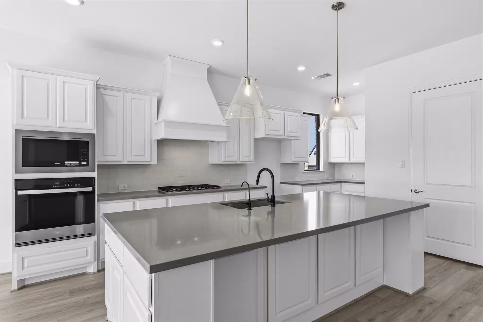 Photo 4 of 10271 Bluegill Crest Drive, Willis, TX