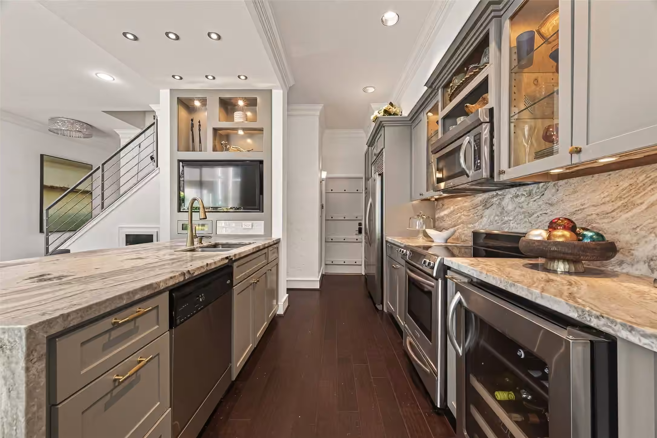 Photo 7 of 77 Chelsea Boulevard, Houston, TX