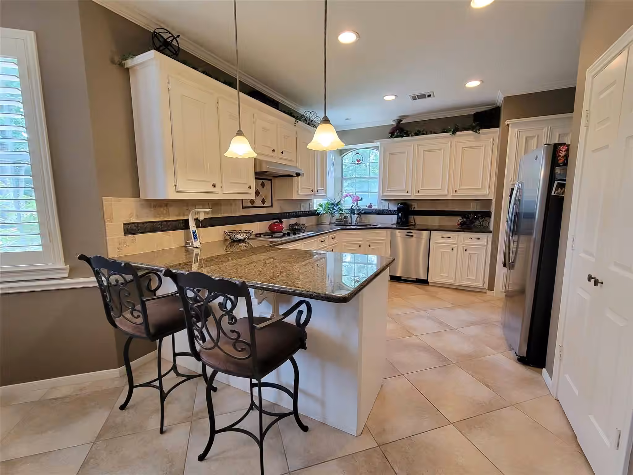 Photo 6 of 549 Stephen F Austin Drive, Conroe, TX