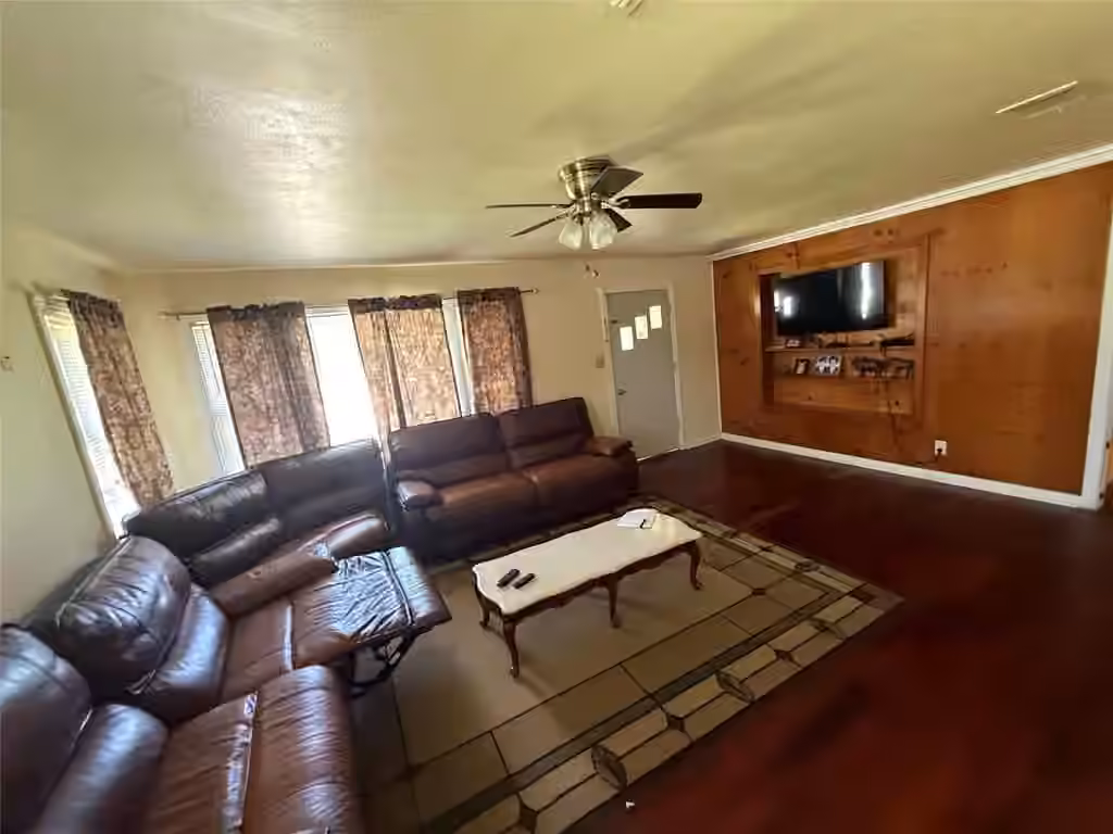 Photo 3 of 1800 Carlisle Street, Rosenberg, TX