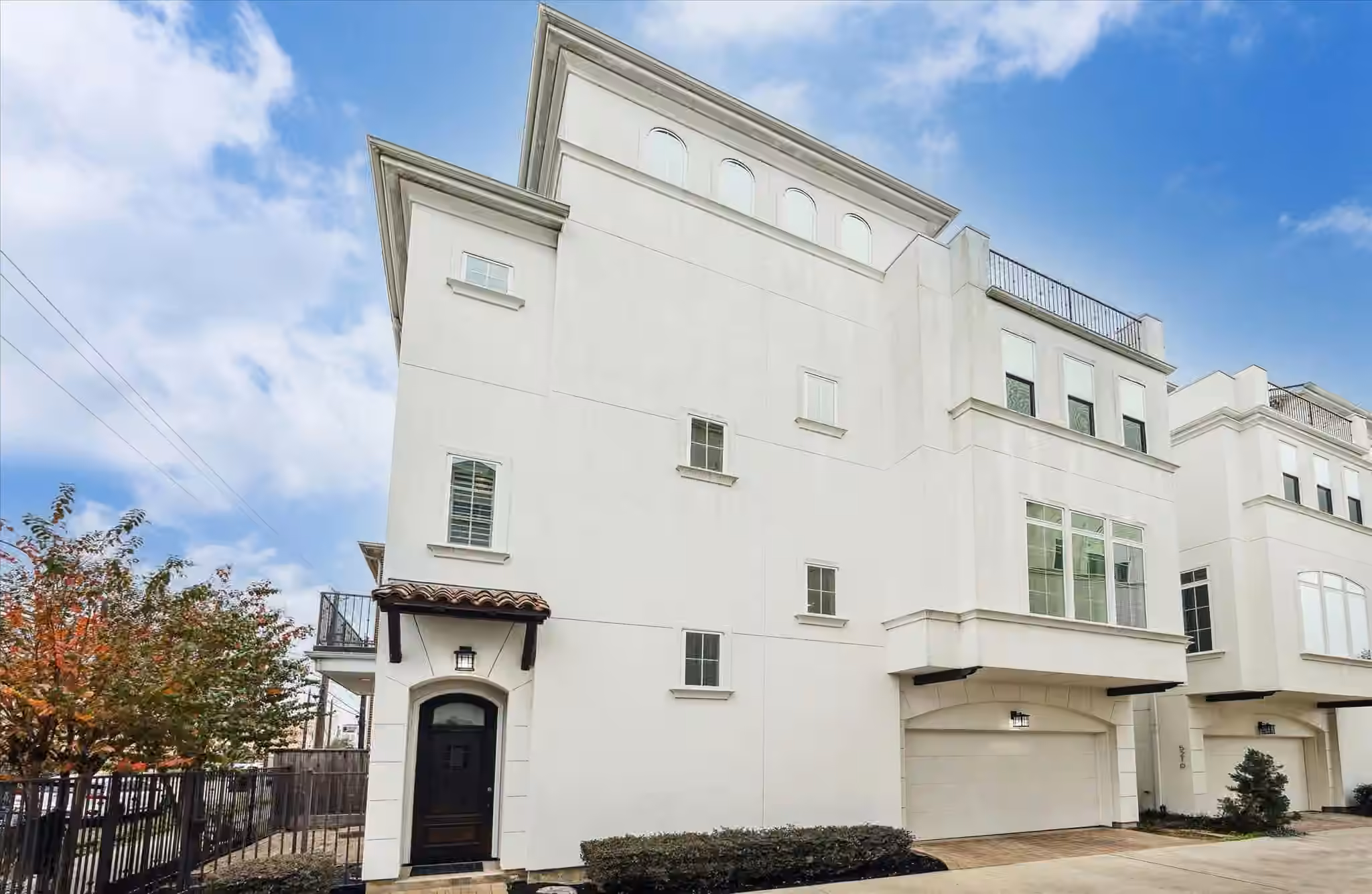 Photo 3 of 5212 Larkin Street, Houston, TX