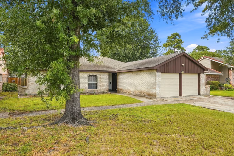 Photo 5 of 5531 Maplegate Drive, Spring, TX