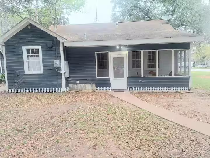 Photo 2 of 2824 5th Street, Bay City, TX