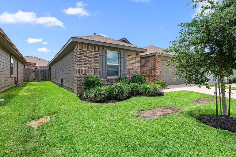 Photo 3 of 24714 Mountain Tree Drive, Magnolia, TX