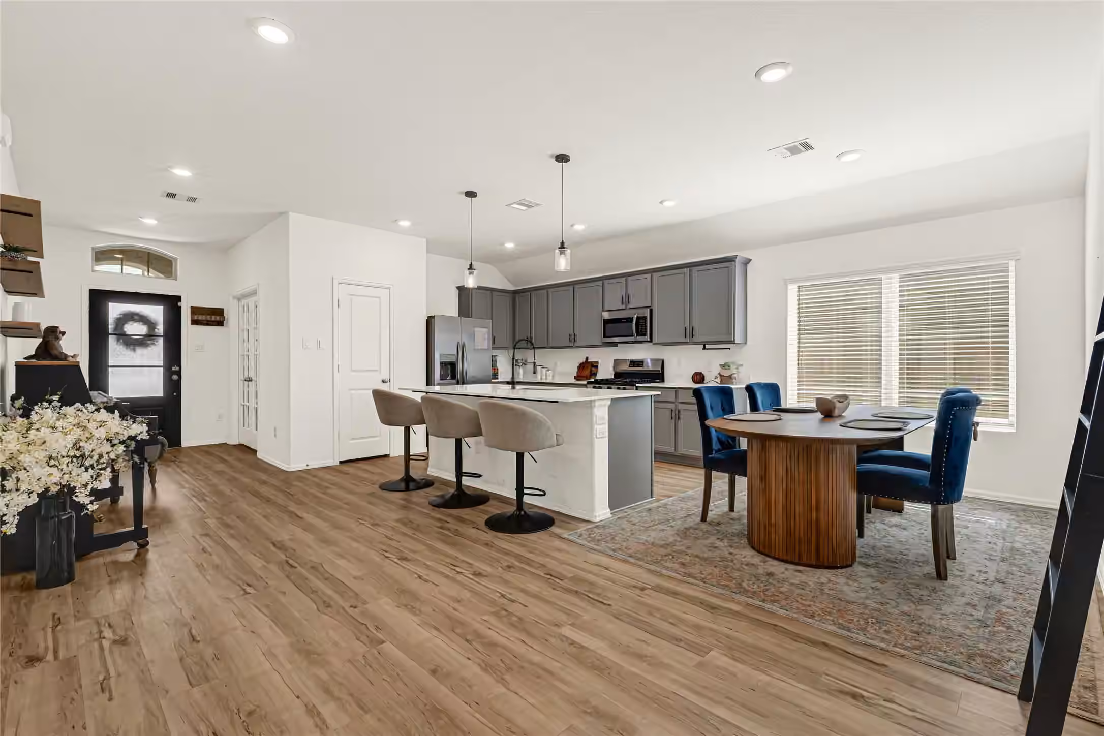 Photo 5 of 4822 Camden Bristol Drive, Baytown, TX