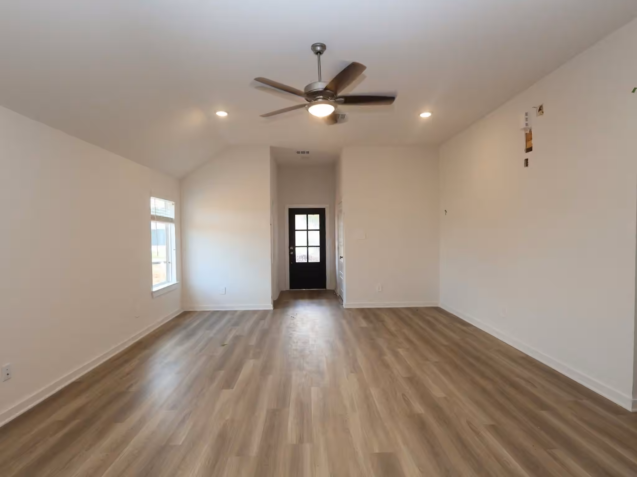 Photo 6 of 10220 Burton Path, Montgomery, TX
