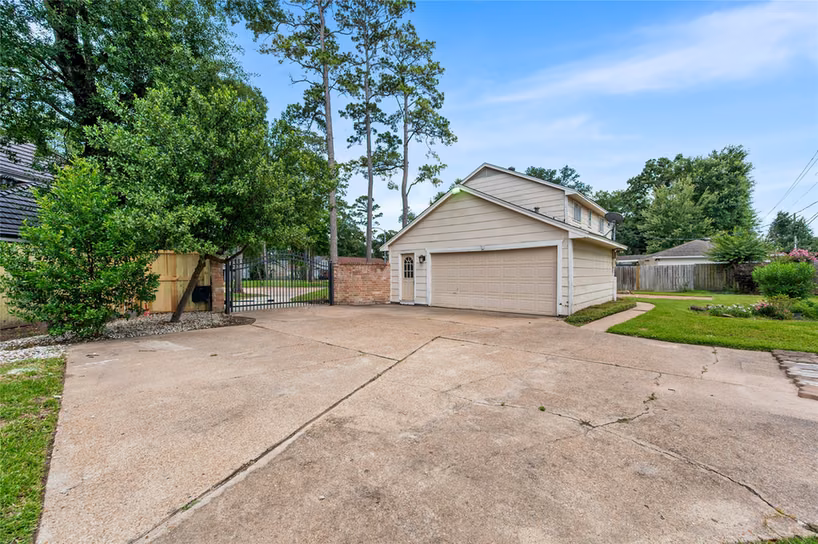 Photo 6 of 12715 Big Stone Drive, Houston, TX
