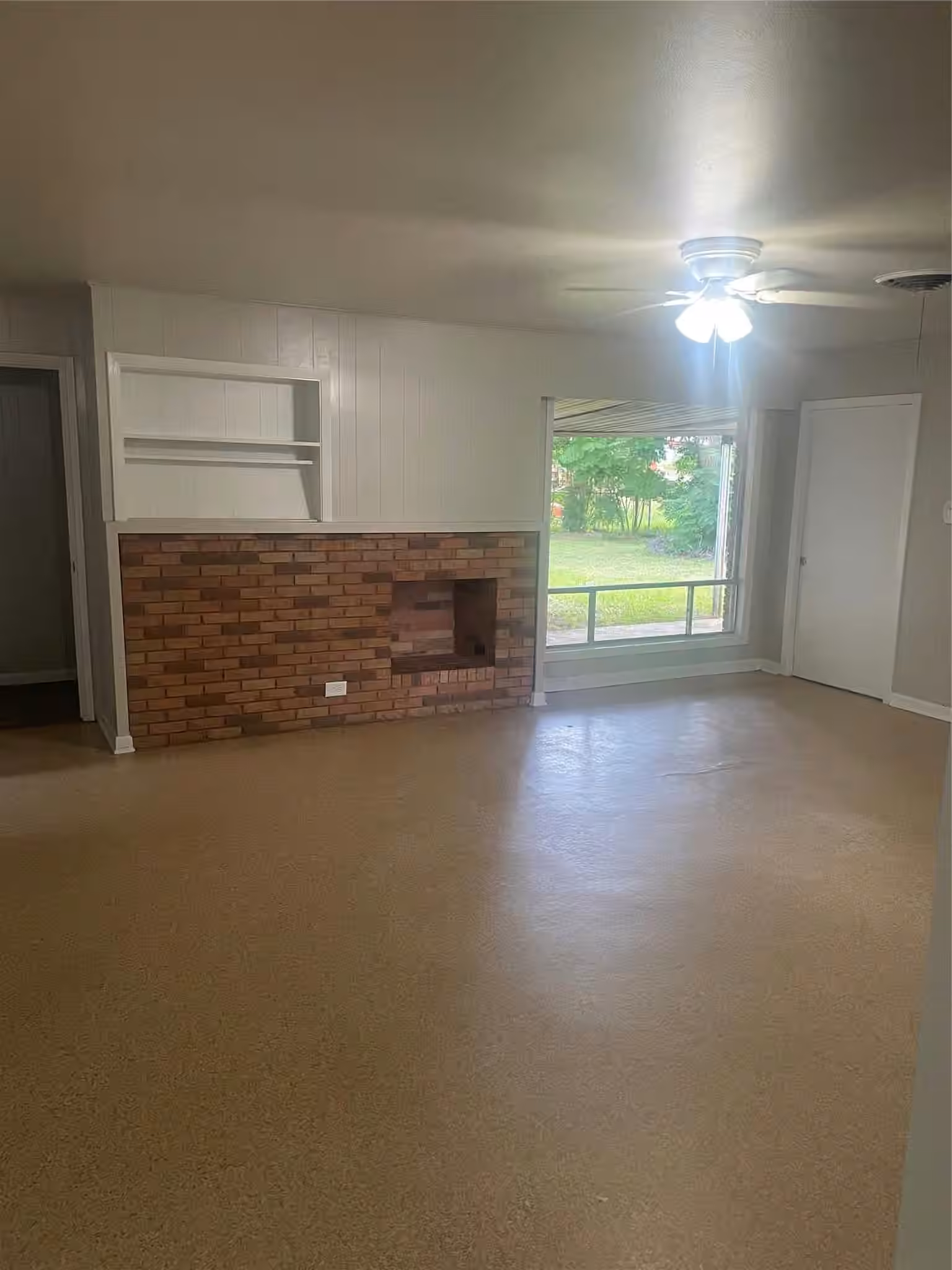 Photo 5 of 911 Roberts Street, El Campo, TX
