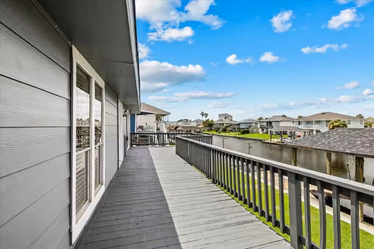 Photo 5 of 997 Redfish Street, Bayou Vista, TX