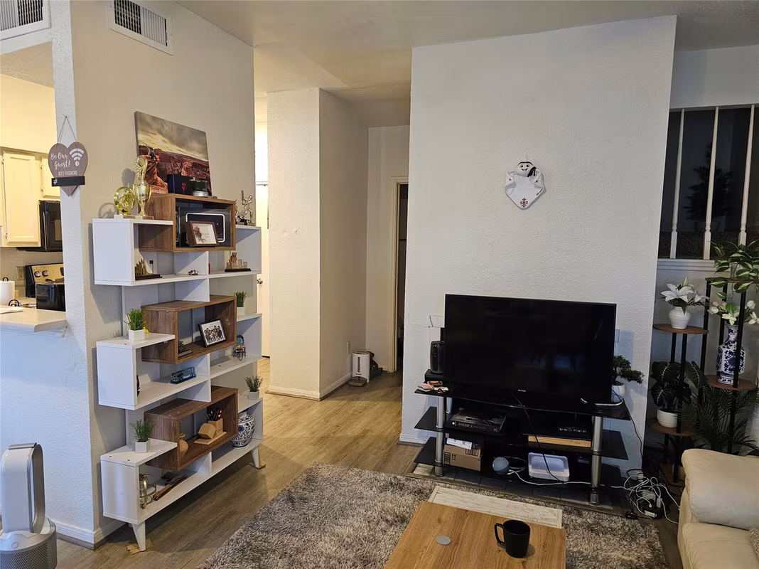 Photo 3 of 2121 El Paseo Street 1306, Houston, TX