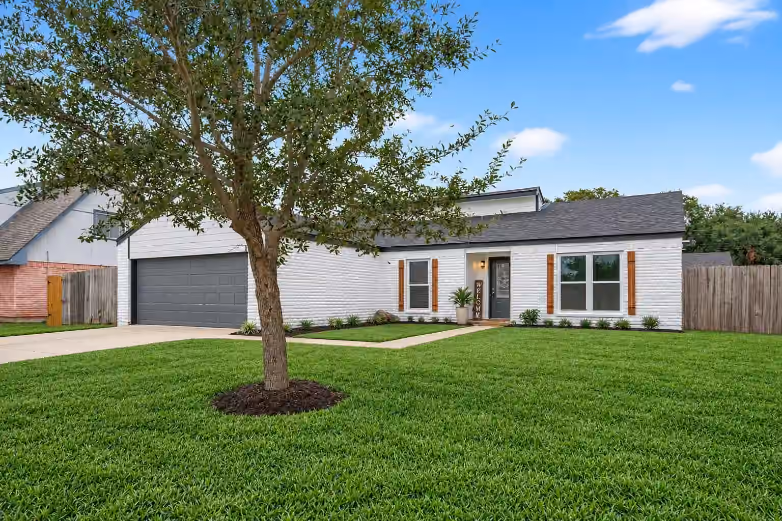 Photo 3 of 13110 Naples Lane, Stafford, TX