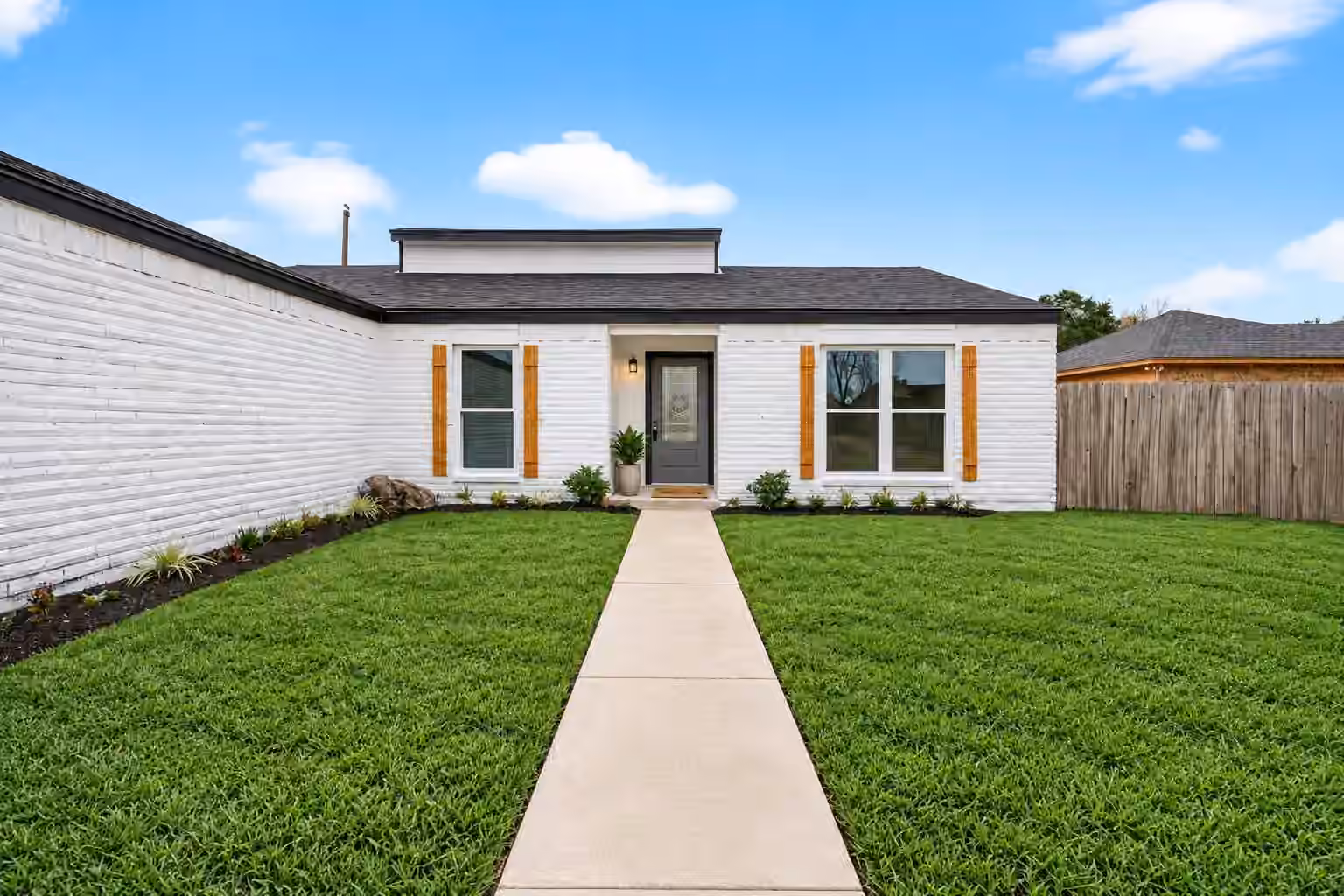 Photo 4 of 13110 Naples Lane, Stafford, TX