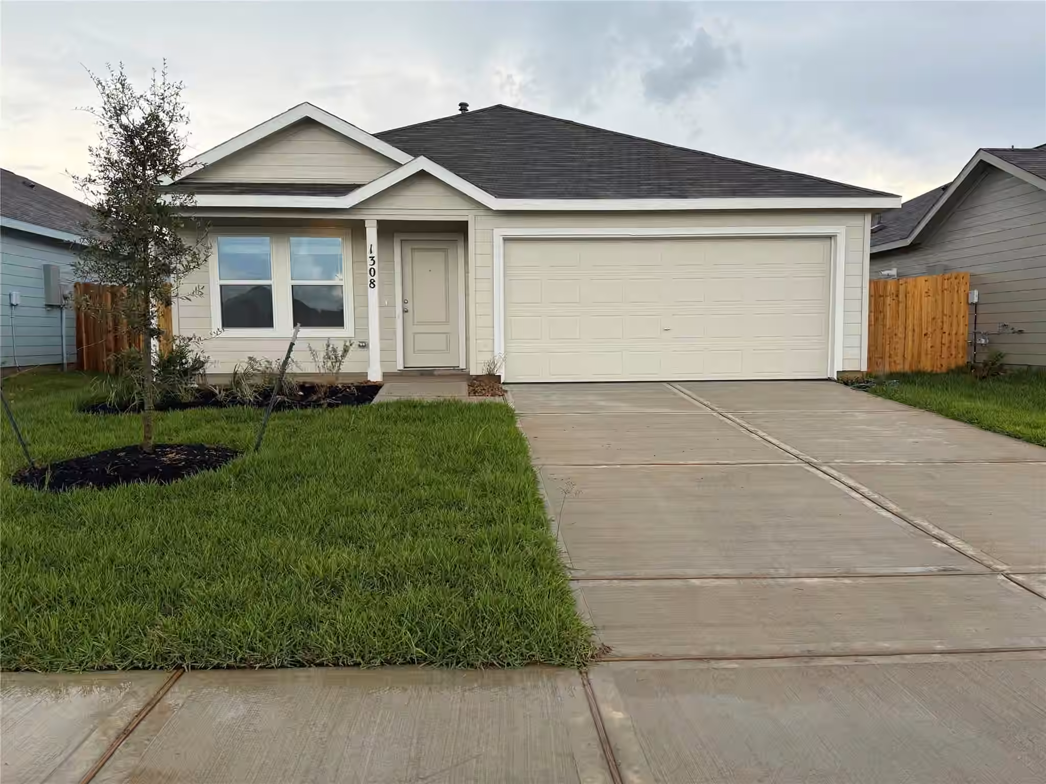 Photo 2 of 1308 Wharton Lakes Boulevard, Wharton, TX