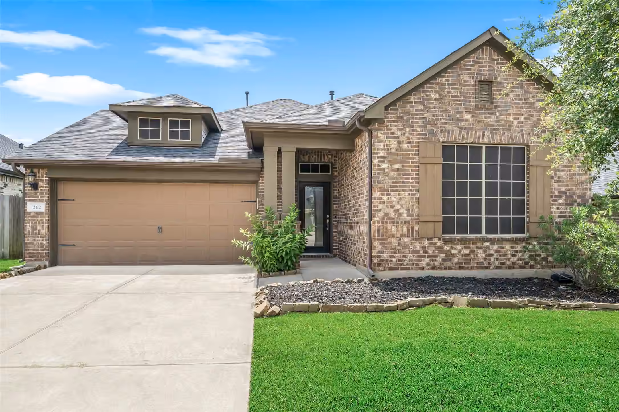 Photo of 262 Pleasant Hill Way, Conroe, TX
