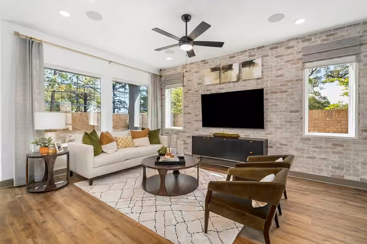 Photo 2 of 405 Kinley Oaks Drive, Houston, TX