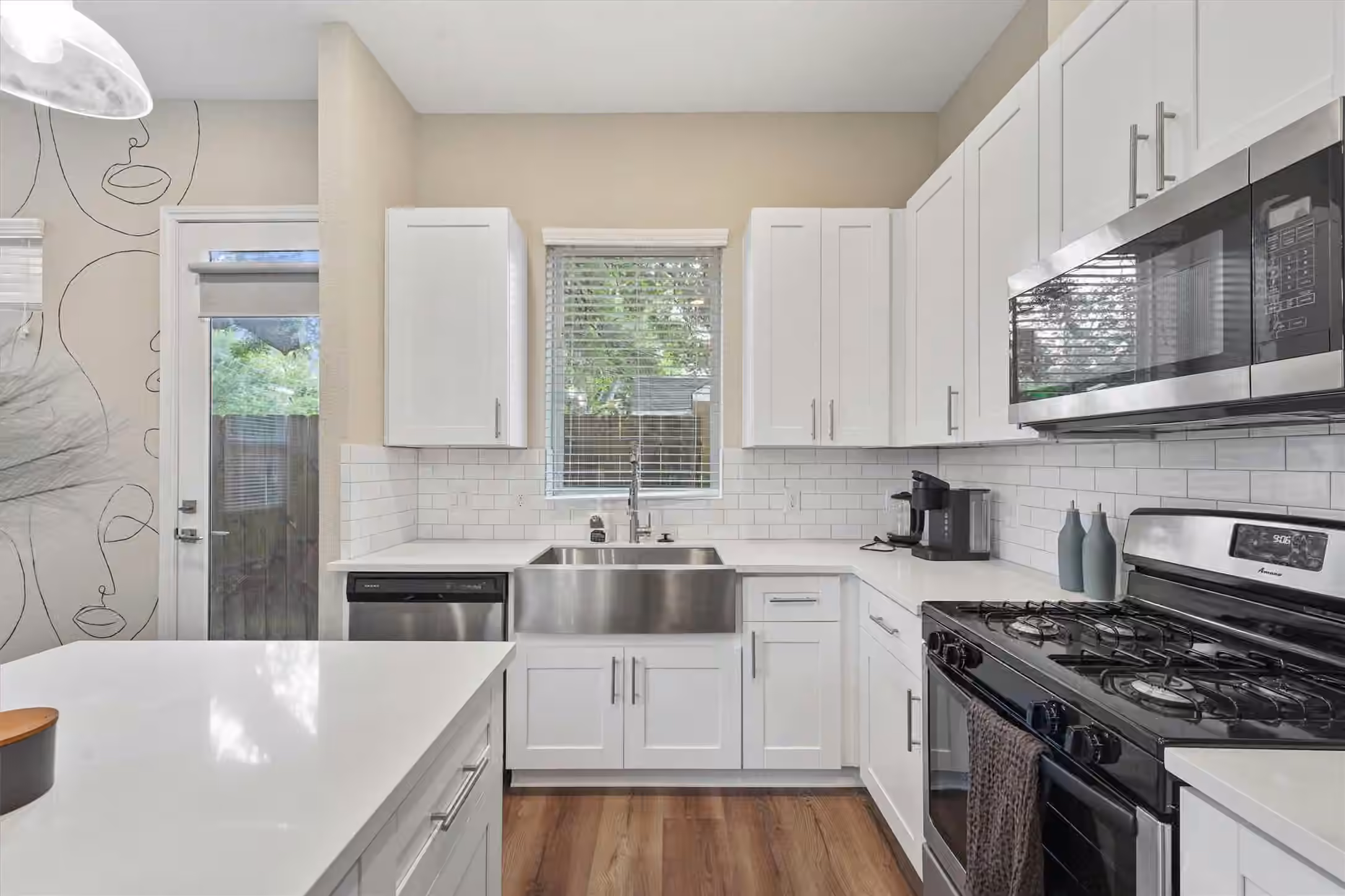 Photo 6 of 5620 Madison Street, Houston, TX